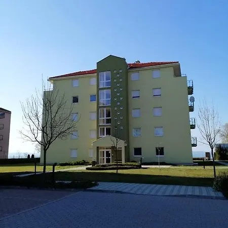 Beszédes 59 Ii. Apartman Appartamento *